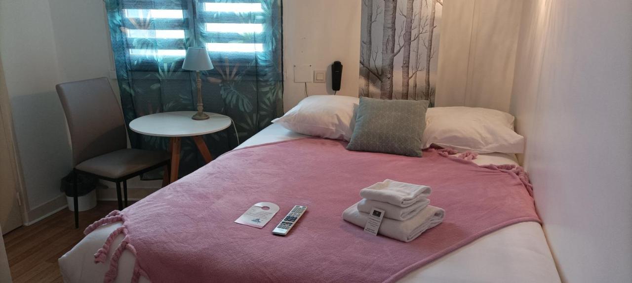 Hotel Le Petit Billot ヴィトレ エクステリア 写真