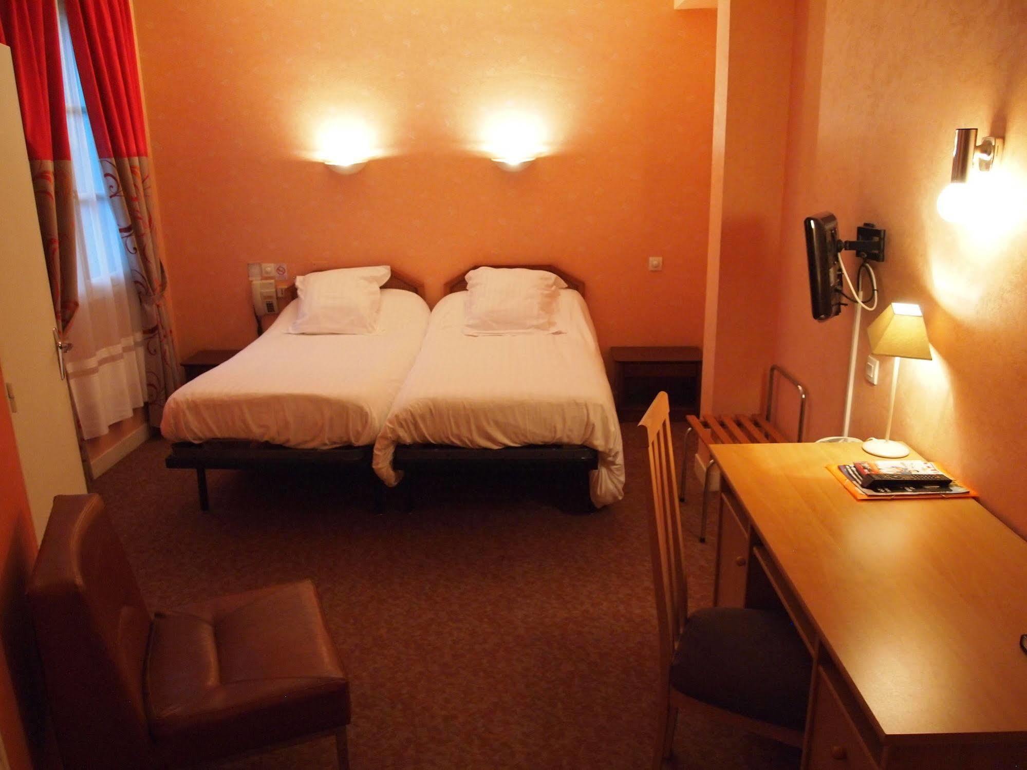 Hotel Le Petit Billot ヴィトレ エクステリア 写真