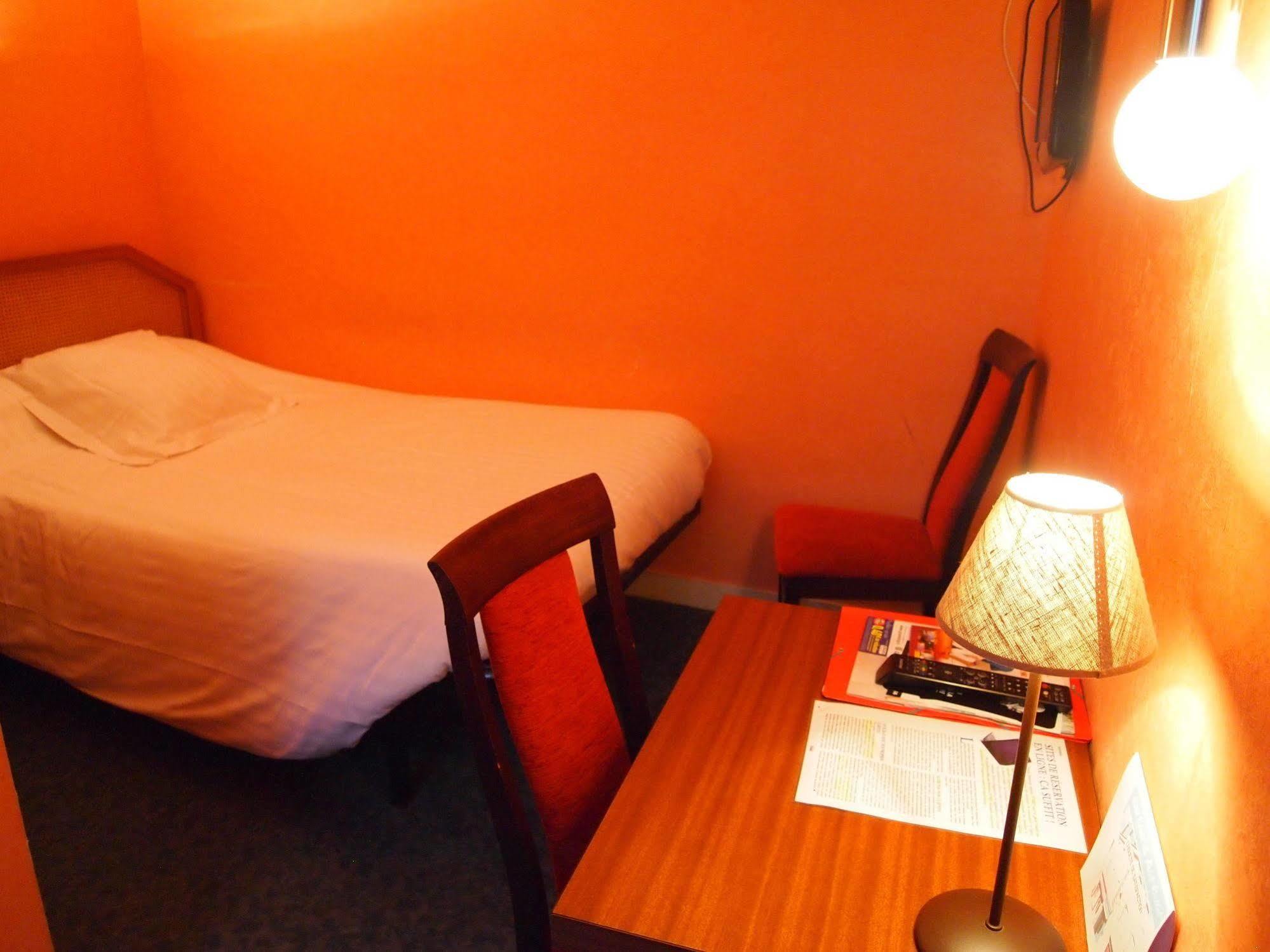 Hotel Le Petit Billot ヴィトレ エクステリア 写真