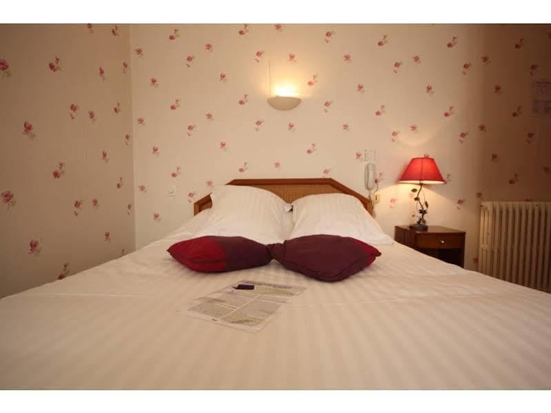 Hotel Le Petit Billot ヴィトレ エクステリア 写真